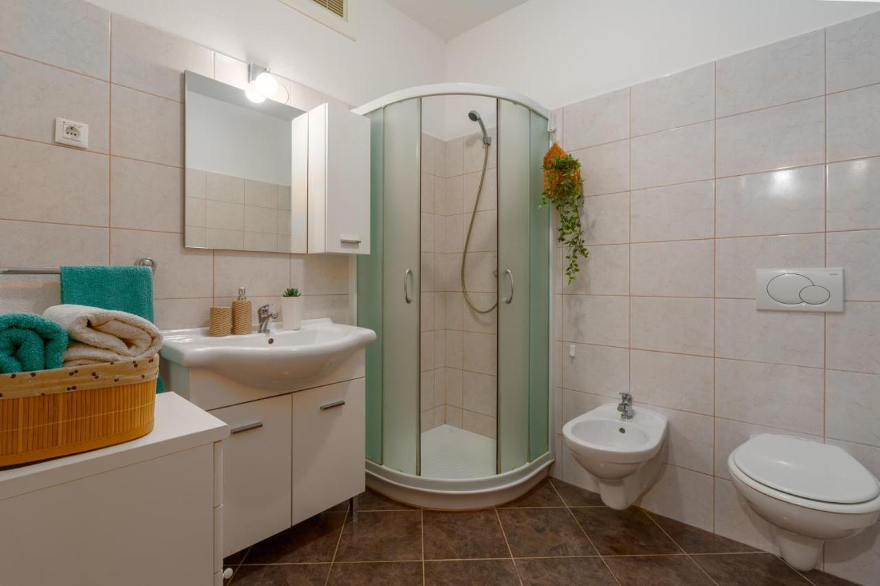 Studio Apartments Pinia-Marina Poreč Eksteriør bilde
