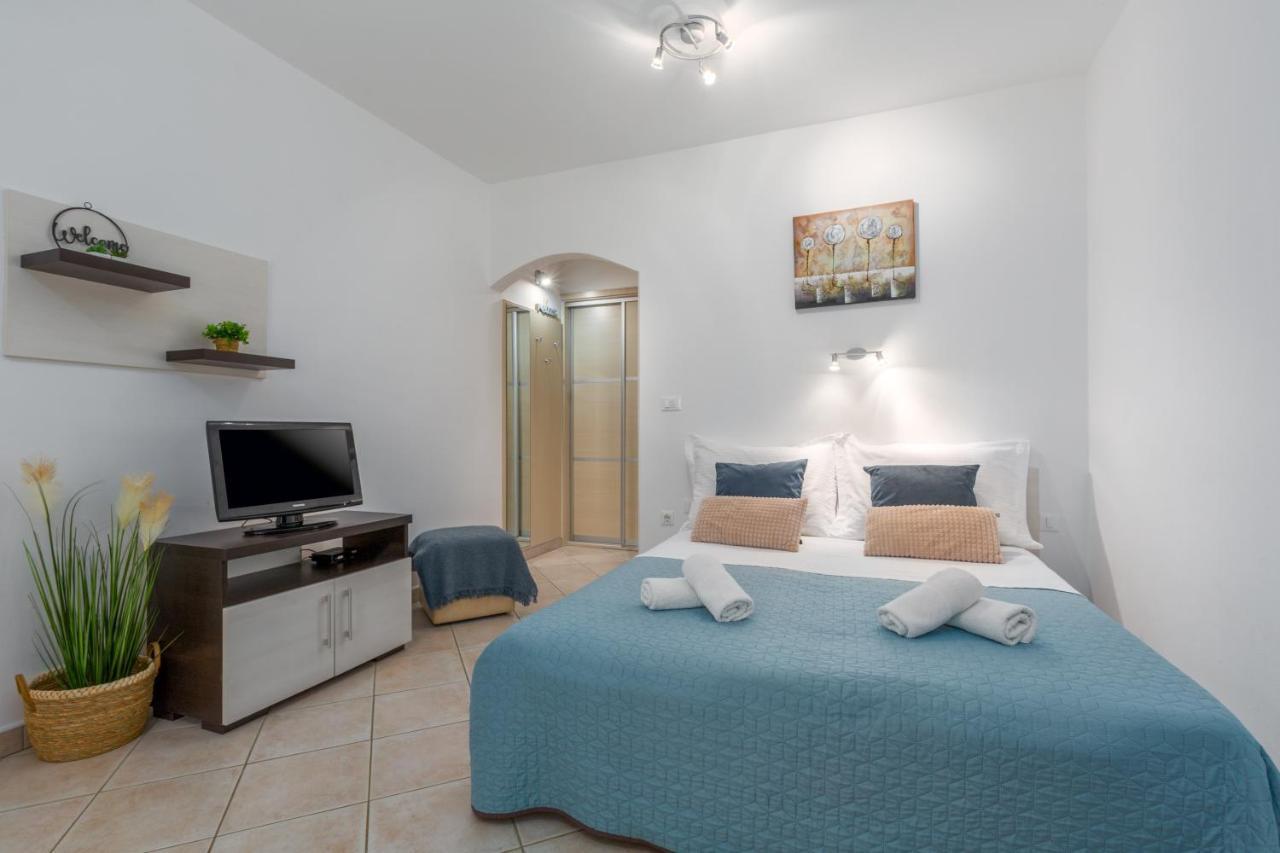 Studio Apartments Pinia-Marina Poreč Eksteriør bilde
