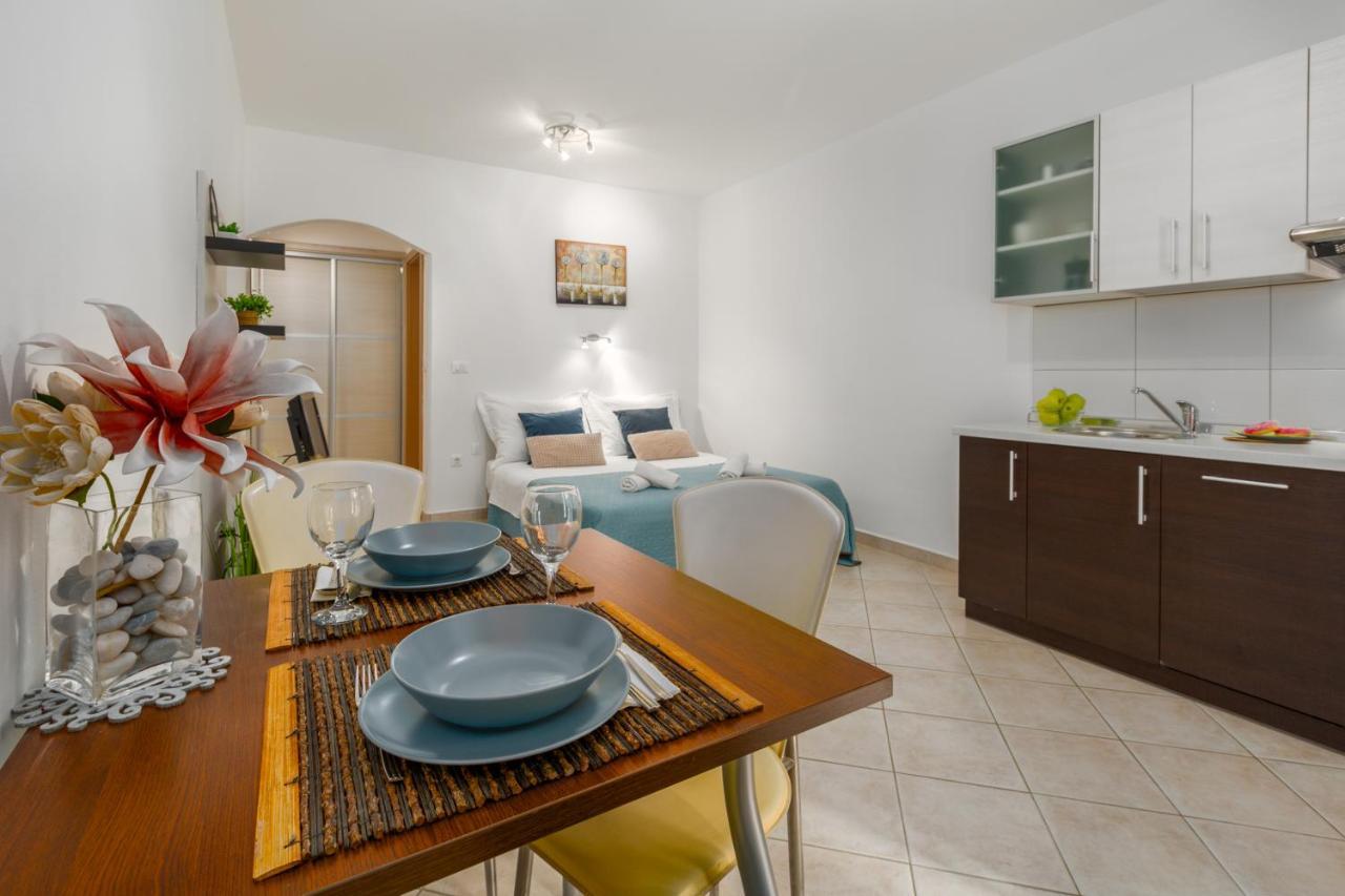 Studio Apartments Pinia-Marina Poreč Eksteriør bilde