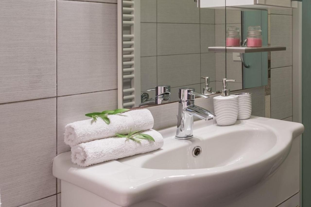 Studio Apartments Pinia-Marina Poreč Eksteriør bilde